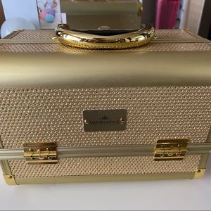 Impressions vanity makeup travel case